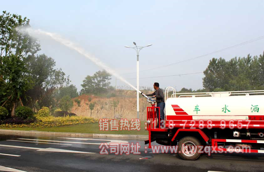 福田时代3吨洒水车绿化高炮图片.jpg