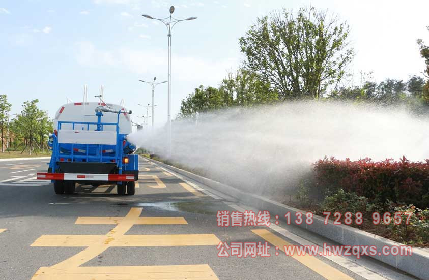大运5吨洒水车侧喷图片.jpg
