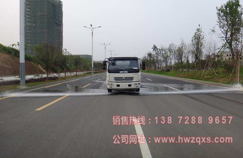 福田欧马可5吨洒水车前冲图片.jpg