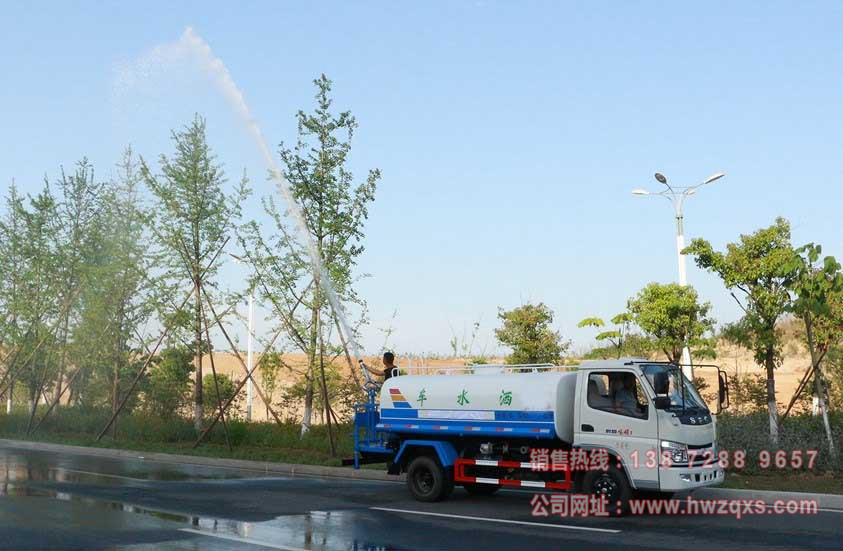 凯马5吨洒水车绿化高炮图片.jpg