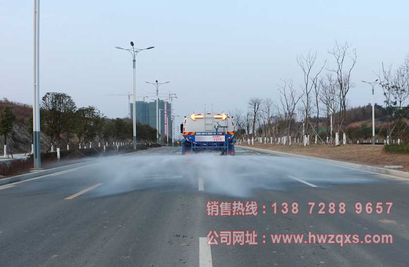 东风创普15吨洒水车后洒图片.jpg