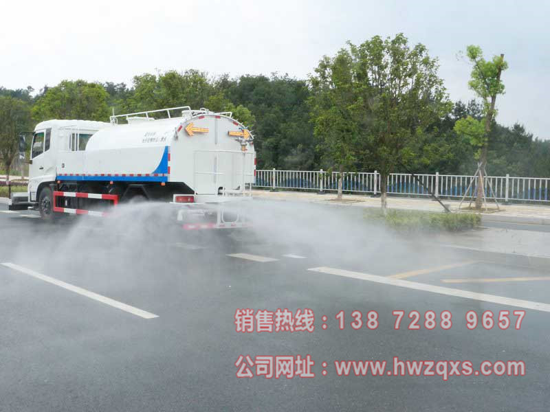 天锦路面高压清洗车后高压喷雾实拍（下）