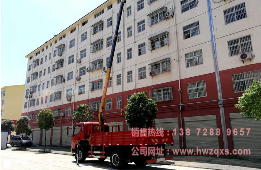 大运3.2吨随车吊图片三