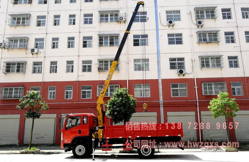 大运3.2吨随车吊图片二