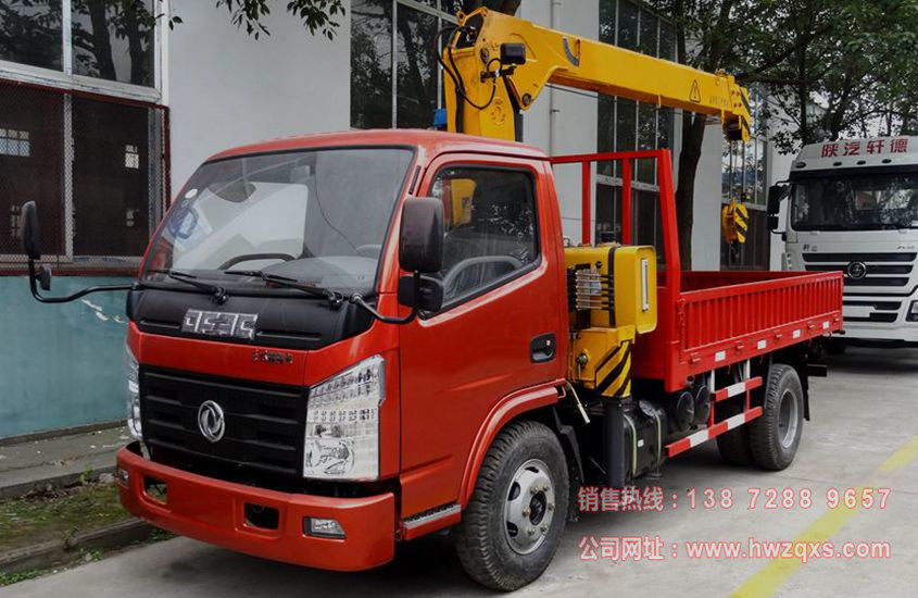 东风2吨小型随车吊图片 一